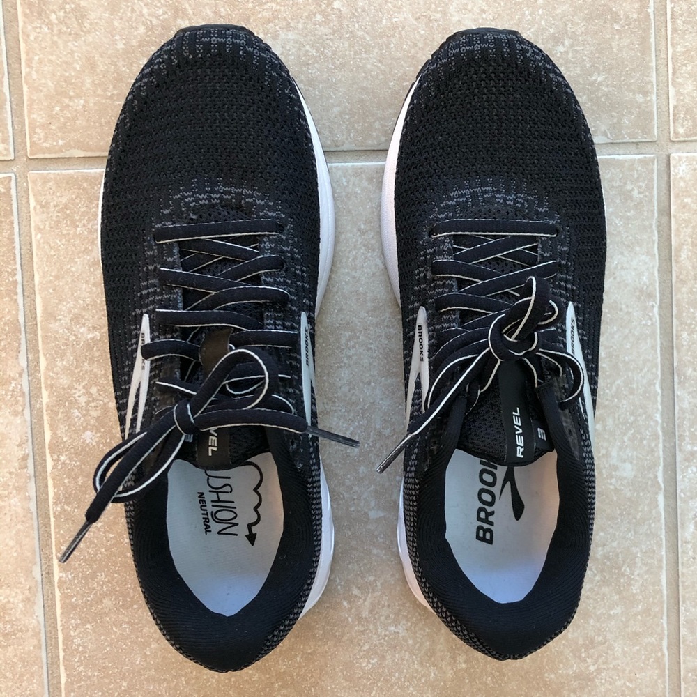 Brooks Revel 3. Size 8.5. NWT